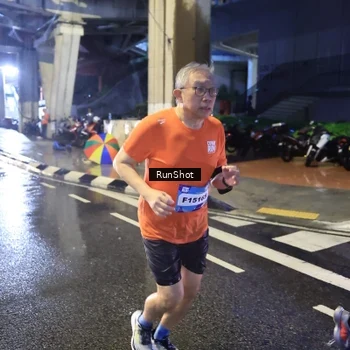Runner Photo 7925543