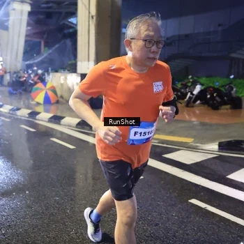 Runner Photo 7925549