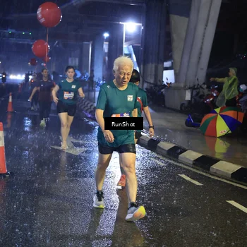 Runner Photo 7925643