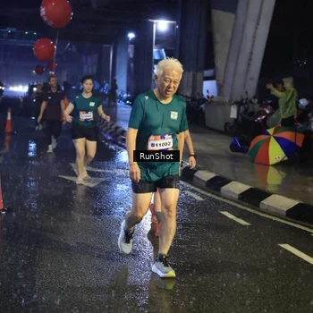 Runner Photo 7925663