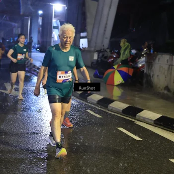 Runner Photo 7925724