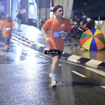 Runner Photo 7925733