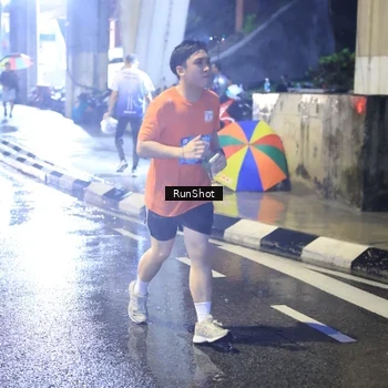 Runner Photo 7925750
