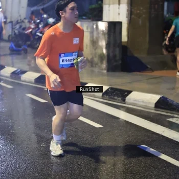 Runner Photo 7925753