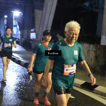 Runner Photo 7925902