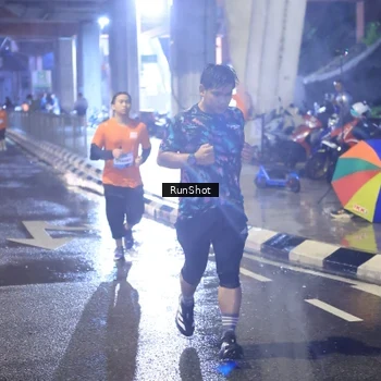 Runner Photo 7925916