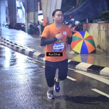 Runner Photo 7925949