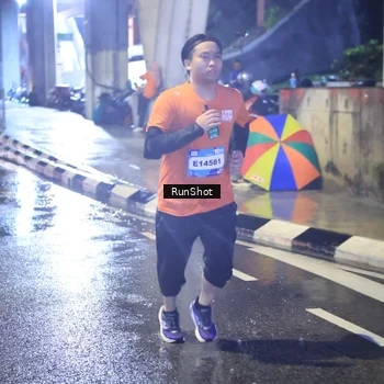 Runner Photo 7925950