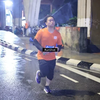Runner Photo 7925960