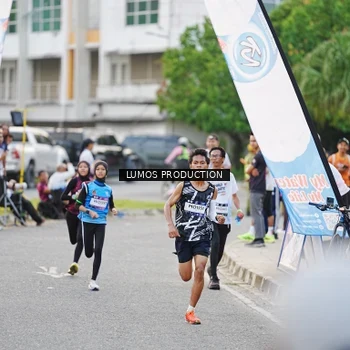Runner Photo 7926035