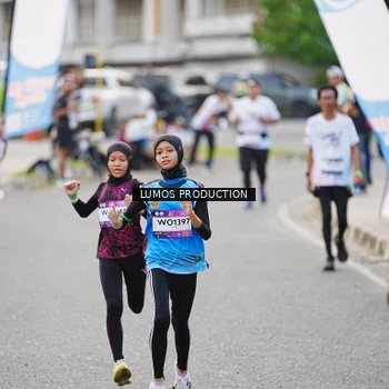 Runner Photo 7926080