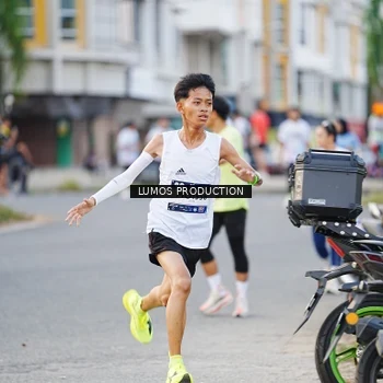 Runner Photo 7926109