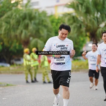 Runner Photo 7926211