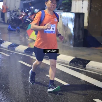 Runner Photo 7926247