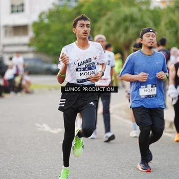 Runner Photo 7926253