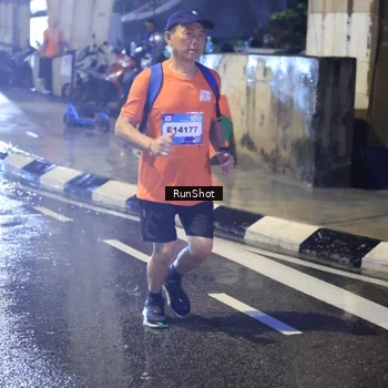 Runner Photo 7926275