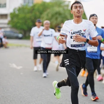 Runner Photo 7926343
