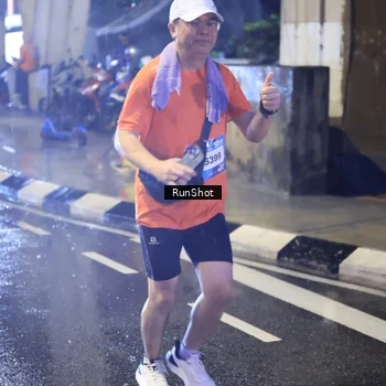 Runner Photo 7926353