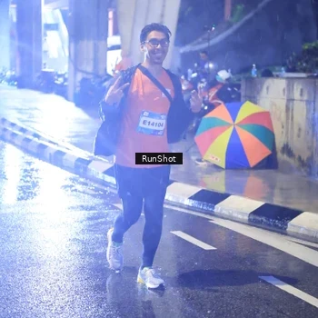 Runner Photo 7926371