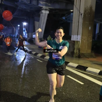 Runner Photo 7926373