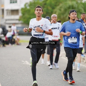 Runner Photo 7926399