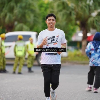 Runner Photo 7926495