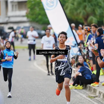 Runner Photo 7926575