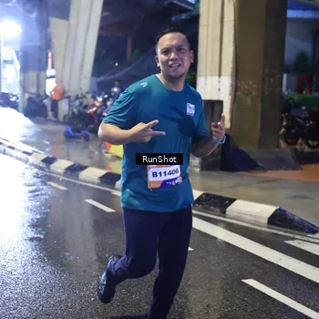 Runner Photo 7926734