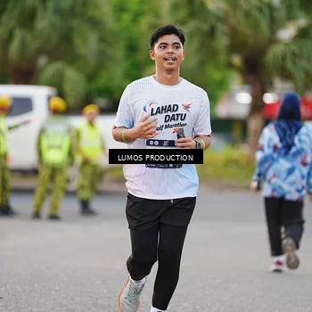 Runner Photo 7926745