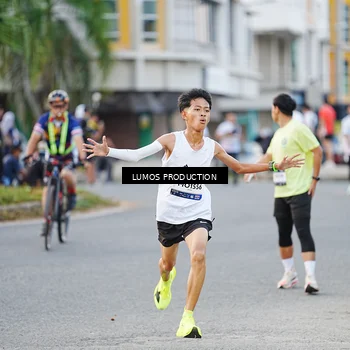Runner Photo 7926985