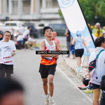 Runner Photo 7927013