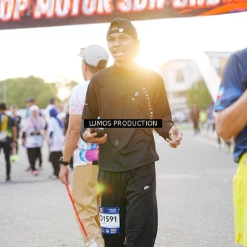 Runner Photo 7927035