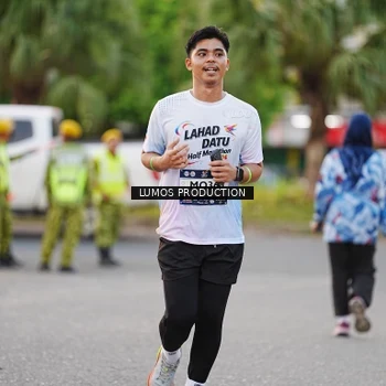 Runner Photo 7927068