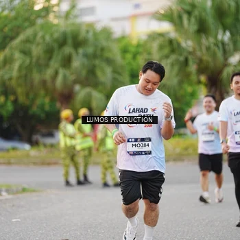 Runner Photo 7927284