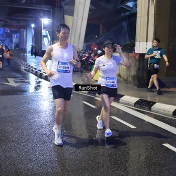 Runner Photo 7927296