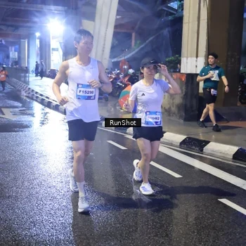 Runner Photo 7927298