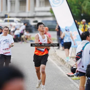 Runner Photo 7927306