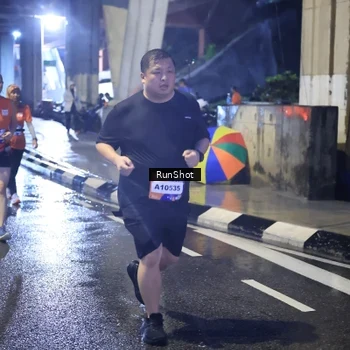 Runner Photo 7927376