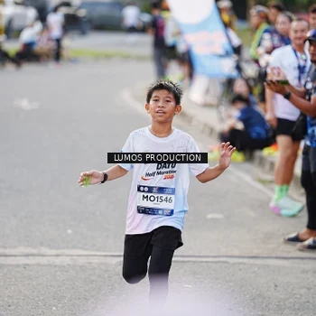 Runner Photo 7927400