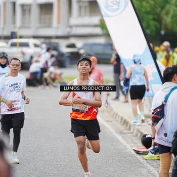 Runner Photo 7927471