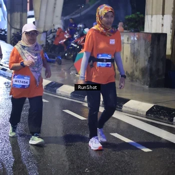 Runner Photo 7927473
