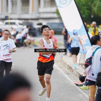 Runner Photo 7927548
