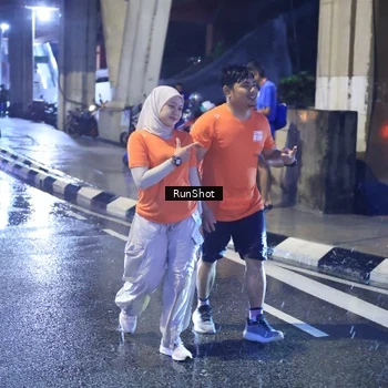 Runner Photo 7927691