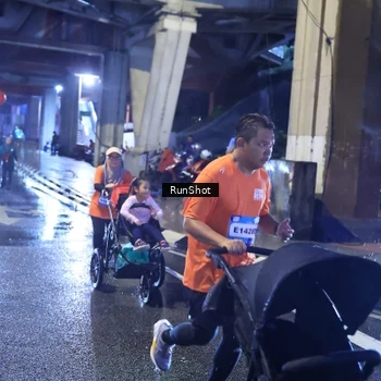 Runner Photo 7927765