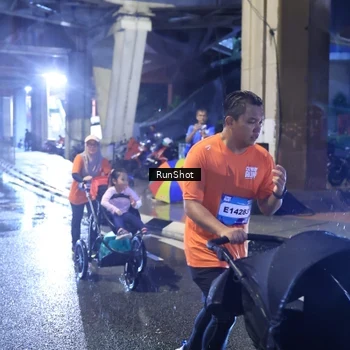 Runner Photo 7927774