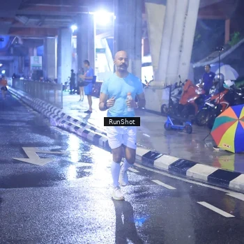 Runner Photo 7927953