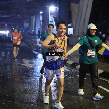Runner Photo 7928076