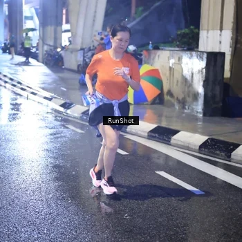 Runner Photo 7928105