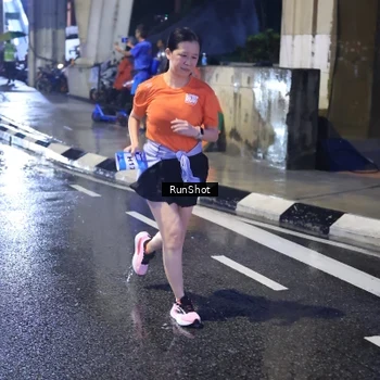 Runner Photo 7928110
