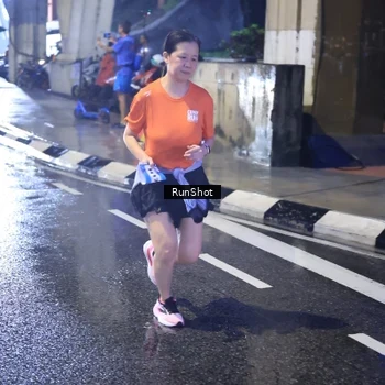 Runner Photo 7928111
